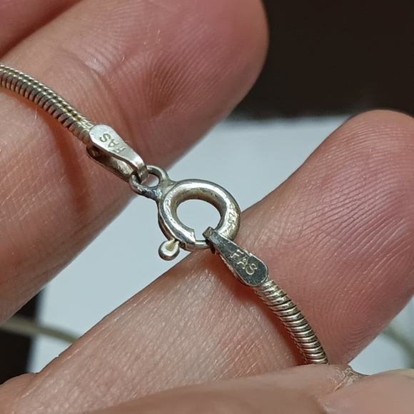 Kabana 925 Silver Fox Pendant Necklace - Picture 5 of 7